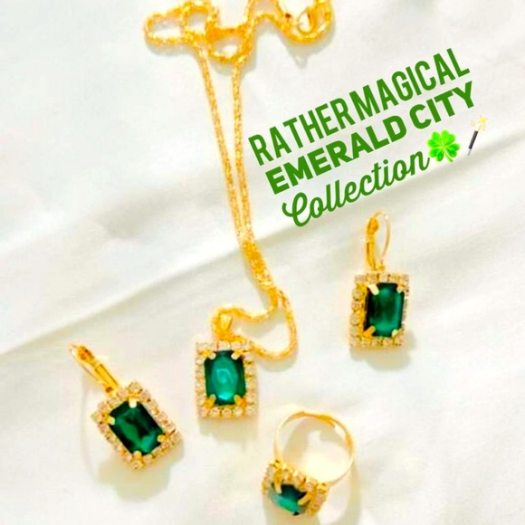 Rather Magical Jewelry - Emerald & Gold Queen's Treasures Necklace Earring & Ring Statement Jewel…